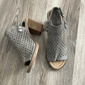 Barbara Barbieri Leather Slingback Block Heel Suede Perforated Peep Toe Heels